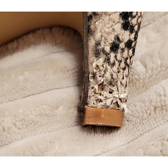 Riverberry Snakeskin Heels Womens Size 6 Black Tan Double Buckle - Picture 6 of 7